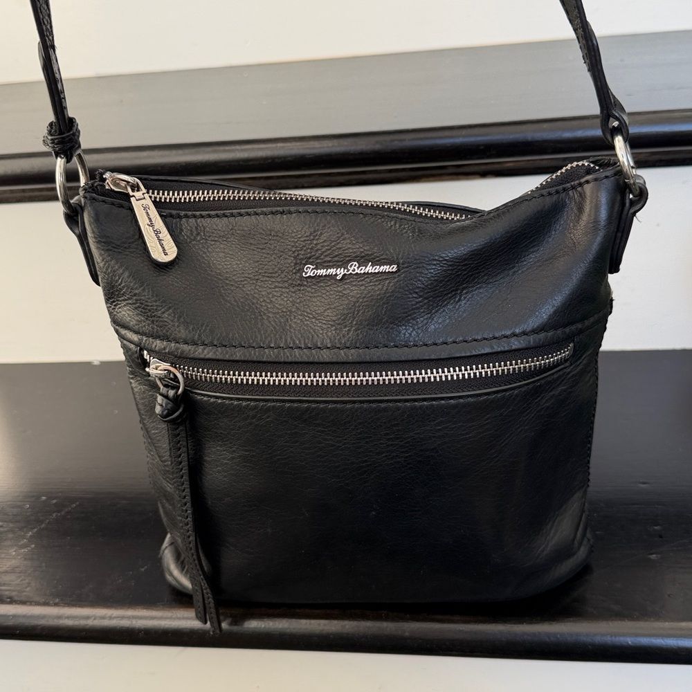 Tommy Bahama genuine leather crossbody shoulder bag black soft versatile purse